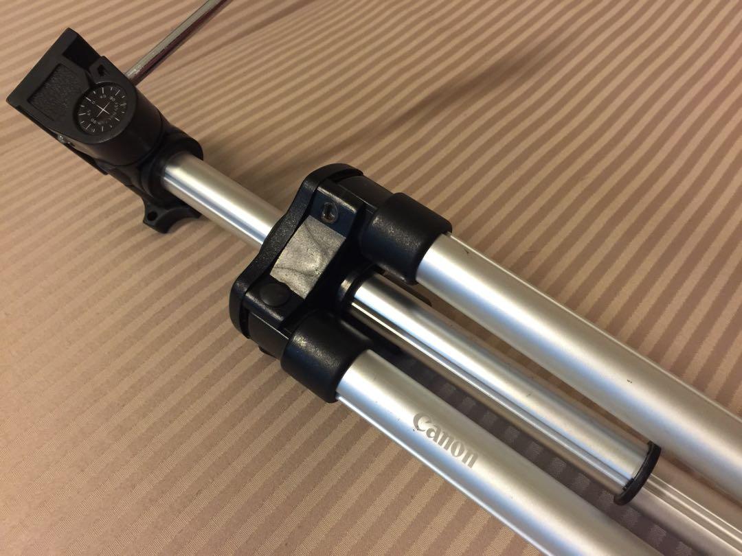Camera Tripod (Category: Tripods & Monopods) located in Subang Jaya. Submitted by jasonsock (Listing ID 1028855950, Image 2). Description: New.