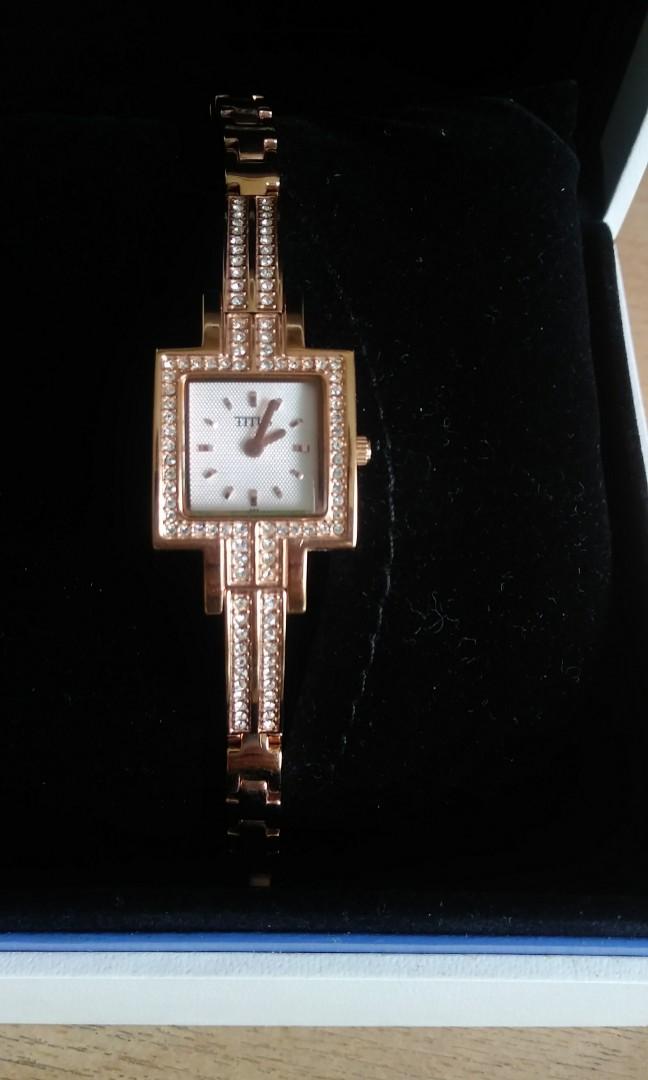Gold watch sales with crystals
