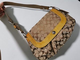 (Category: ) located in . Submitted by our.shoppu (Listing ID 1028799086, Image 1). Description: .