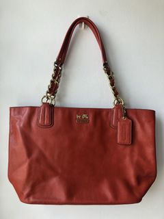 (Category: ) located in . Submitted by thriftingthrough (Listing ID 1028748317, Image 1). Description: .