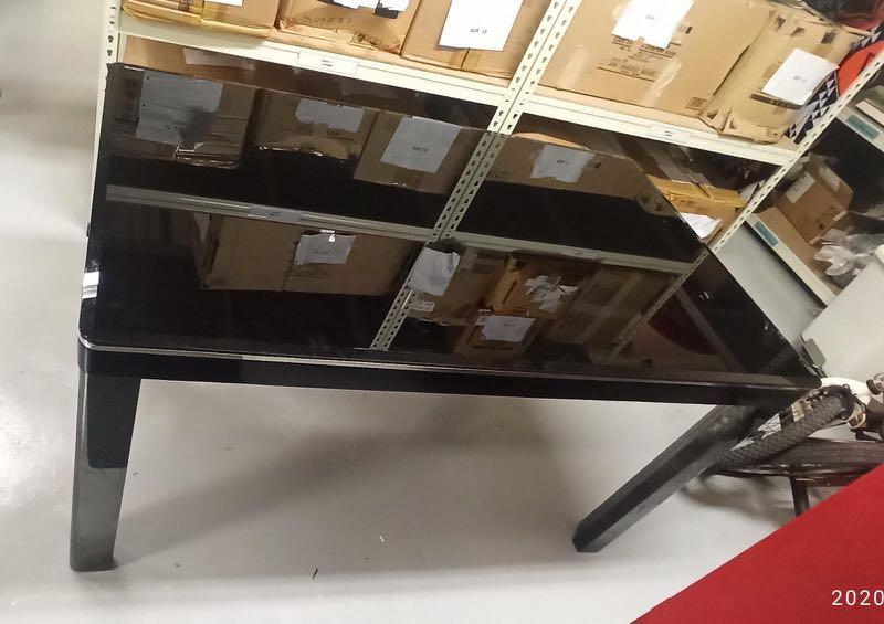 Dining Table Set (Category: Tables & Sets) located in Singapore. Submitted by cactusjactus (Listing ID 1028684174, Image 3). Description: dimensions are stated in the last picture negotiations are welcome.