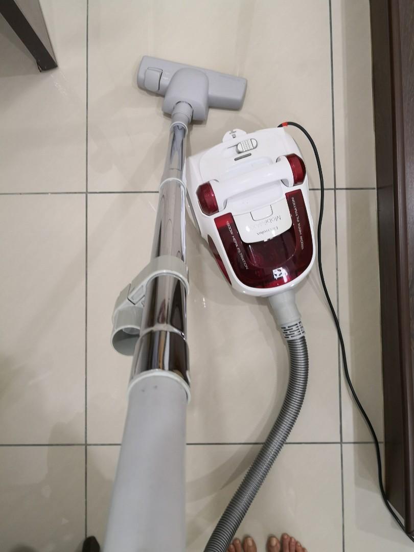 Electrolux Vacuum Cleaner Canister Vacuum Cleaner (1,600W) ZAR3500