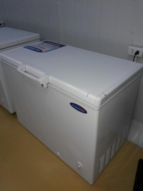 Fujidenzo 10 cu. ft. Dual Function Solid Top Chest Freezer, TV & Home Appliances, Kitchen