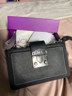 (Category: ) located in . Submitted by preloved_borneo (Listing ID 1028787363, Image 1). Description: .