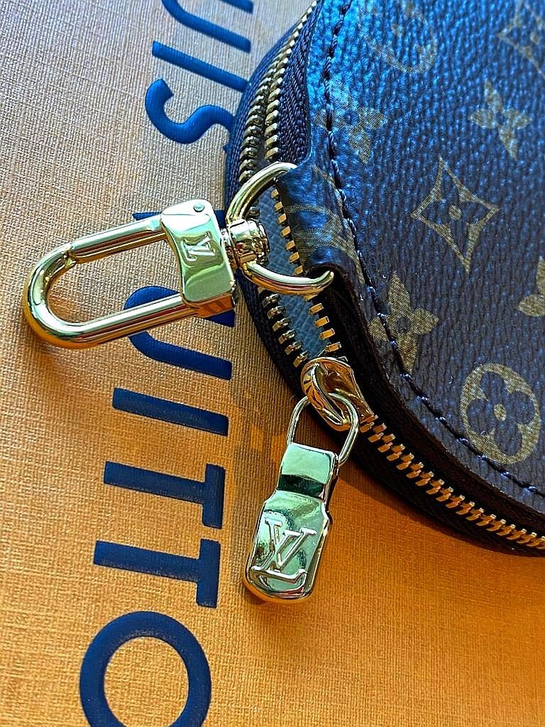 Louis Vuitton Rare Beige x Grey Mini Lin Croisette Round Coin Purse  106lvs428