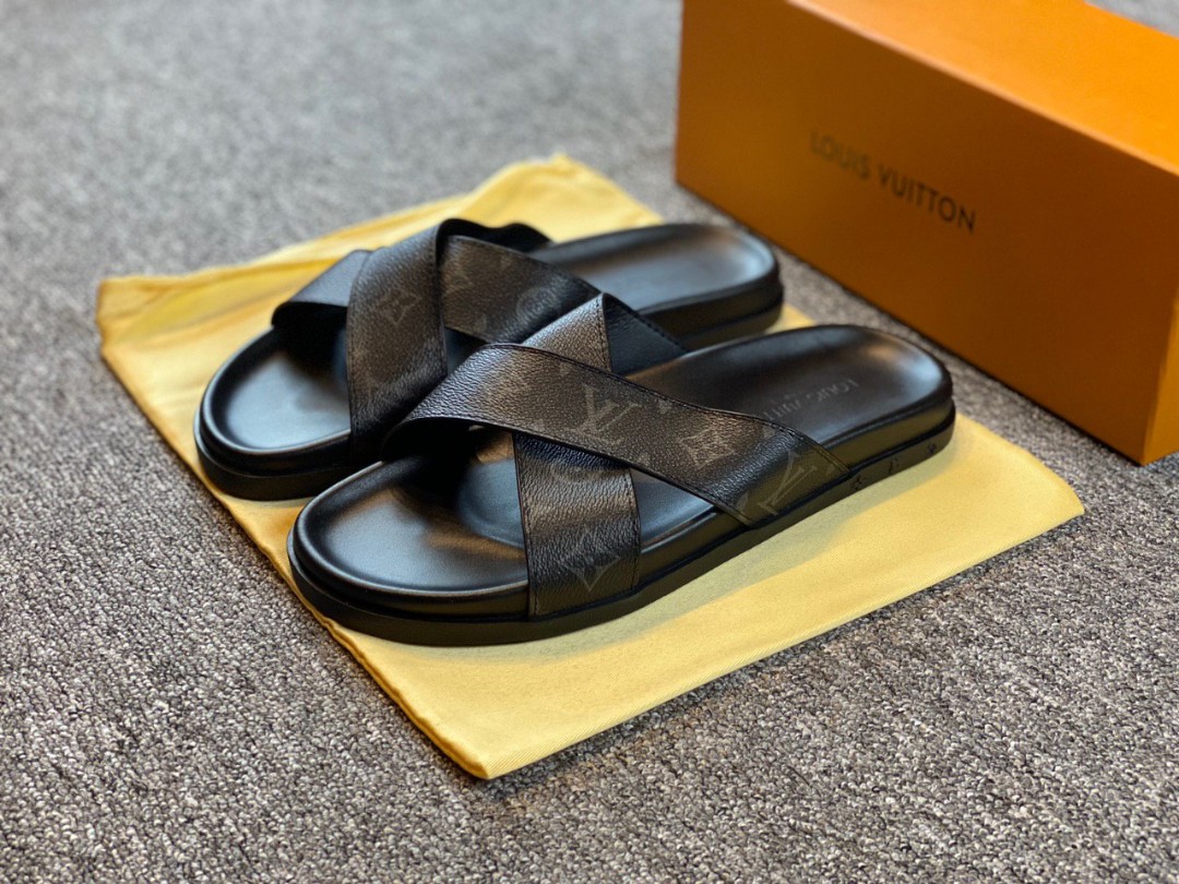 Louis shop vuitton slipper