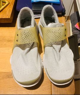 （分類：）位於 。 由 Lee_Yoda 提交（商品編號 1028926482，圖片 1）。簡介： 。
