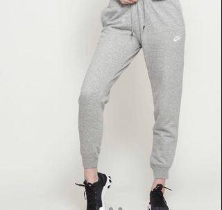(Category: ) located in . Submitted by amaswardrobe (Listing ID 1028682240, Image 1). Description: .
