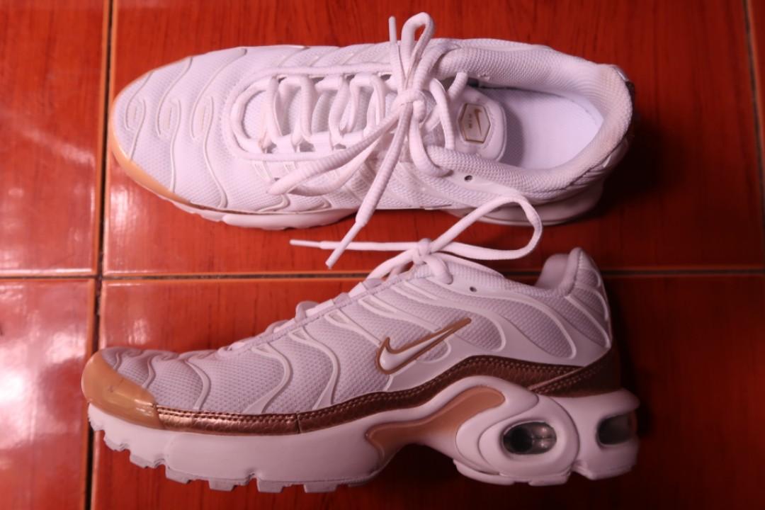nike tns gold and white