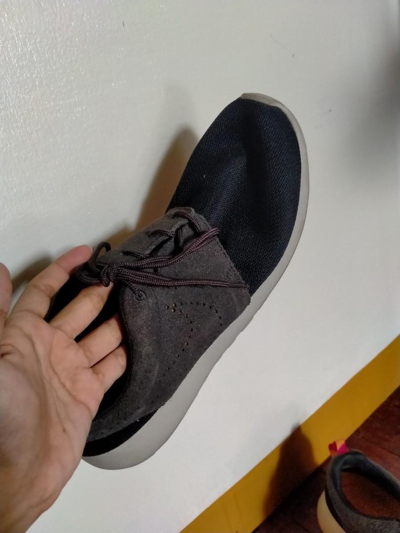 Pre-loved Nike men's Rosherun (Category: Sneakers) located in Quezon City. Submitted by juscosph (Listing ID 1028742144, Image 3). Description: .