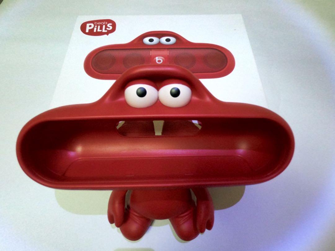 beats pill dude stand
