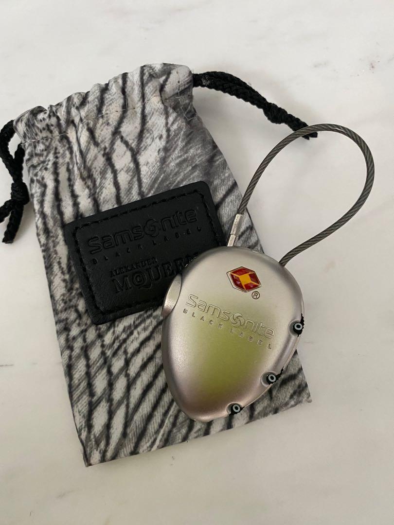Esclusiva COVER PASSAPORTO ALEXANDER MCQUEEN SAMSONITE ETICHETTA Esclusiva COVER PASSAPORTO ALEXANDER MCQUEEN SAMSONITE ETICHETTA