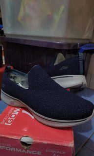 Skechers women shoes (NEW)