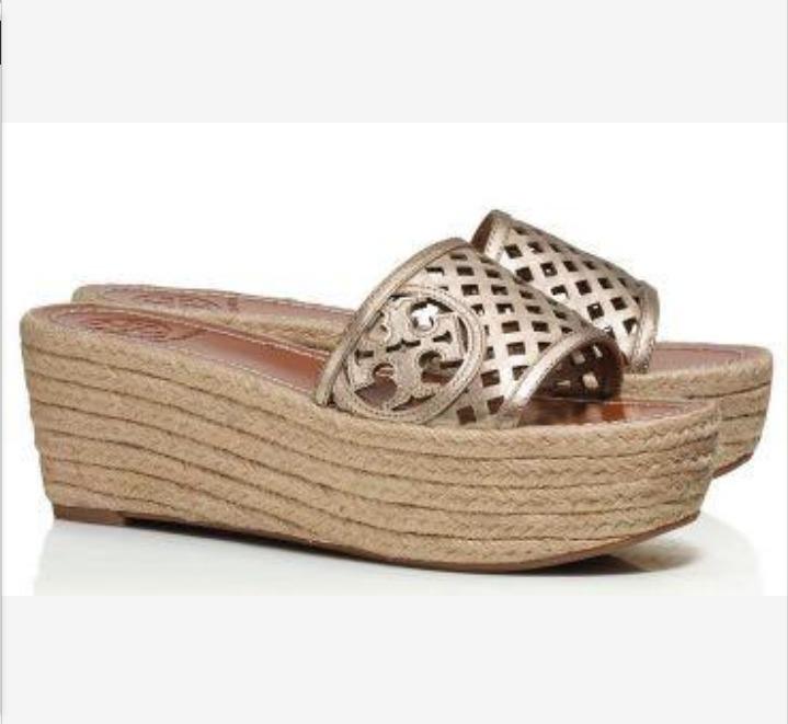Tory Burch Straw weave Thick bottom Golden leather sandals 7cm, Women's  Fashion, Footwear, Flats on Carousell