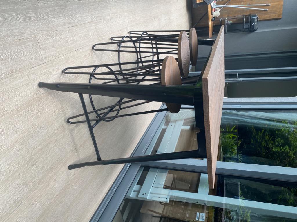 Upright indoor/outdoor table and chairs x4, Furniture & Home Living