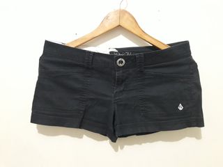 (Category: ) located in . Submitted by wardrobe.trunk (Listing ID 1028849491, Image 1). Description: .