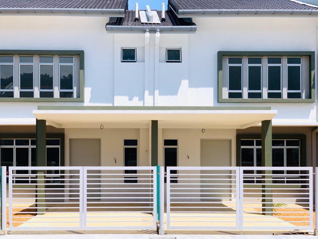 1 5 Storey Terrace Link House Zora Proton City Tanjung Malim Perak Property For Sale On Carousell