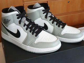 (Category: ) located in . Submitted by sneakersgrip (Listing ID 1028967936, Image 1). Description: .
