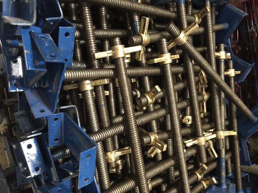 Aluma Beam Phenolic Board Catwalk Panel Shoring Jack GI Pipe Hframe Scaffolding Adjustable Base