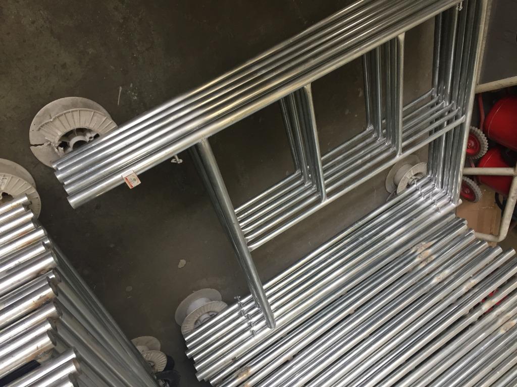 Aluma Beam Phenolic Board Catwalk Panel Shoring Jack GI Pipe Hframe Scaffolding Adjustable Base