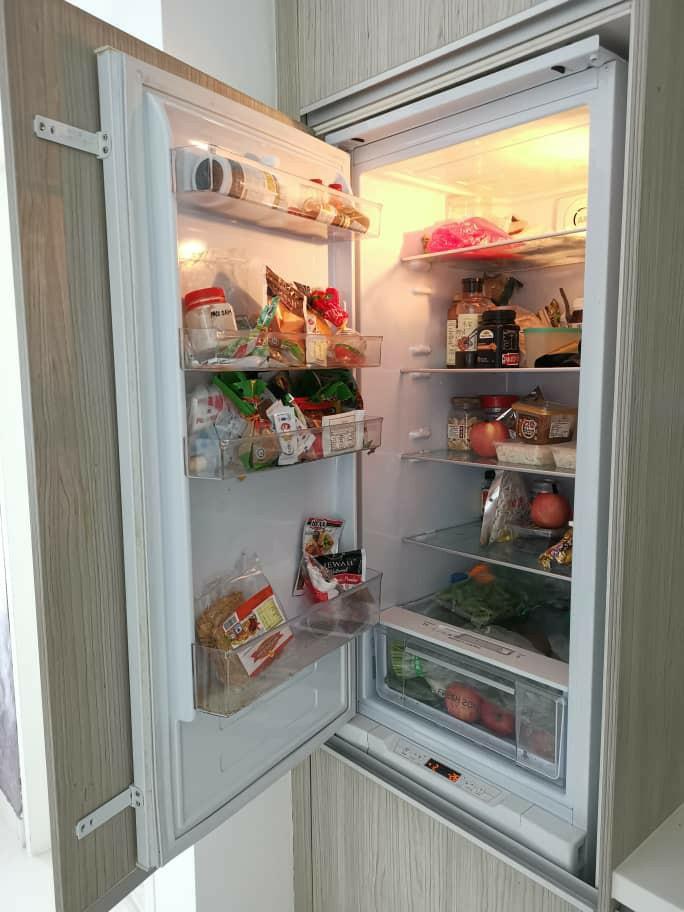 Ariston built in deals fridge