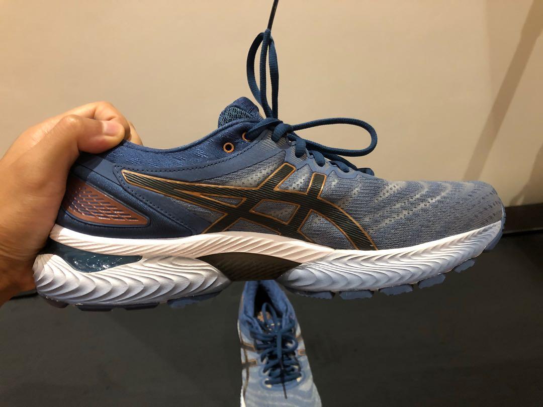 Asics Gel Nimbus 22 Size US 9.5 Glacier Grey