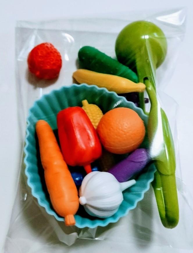 Learning Resources (Category: Craft Supplies & Tools) located in Singapore. Submitted by lifecandies (Listing ID 271839653, Image 2). Description: $13.90 Learning Resources 5 fruits & 5 vegetables rubber counters, squeezy tweezer and 2 silicon cupcake holders. Perfect for young children to learn about fruits n vegetables while honing their hand muscles, hand eye coordination. Great for sensory play. 3 years old and above. Suitable for celebration
