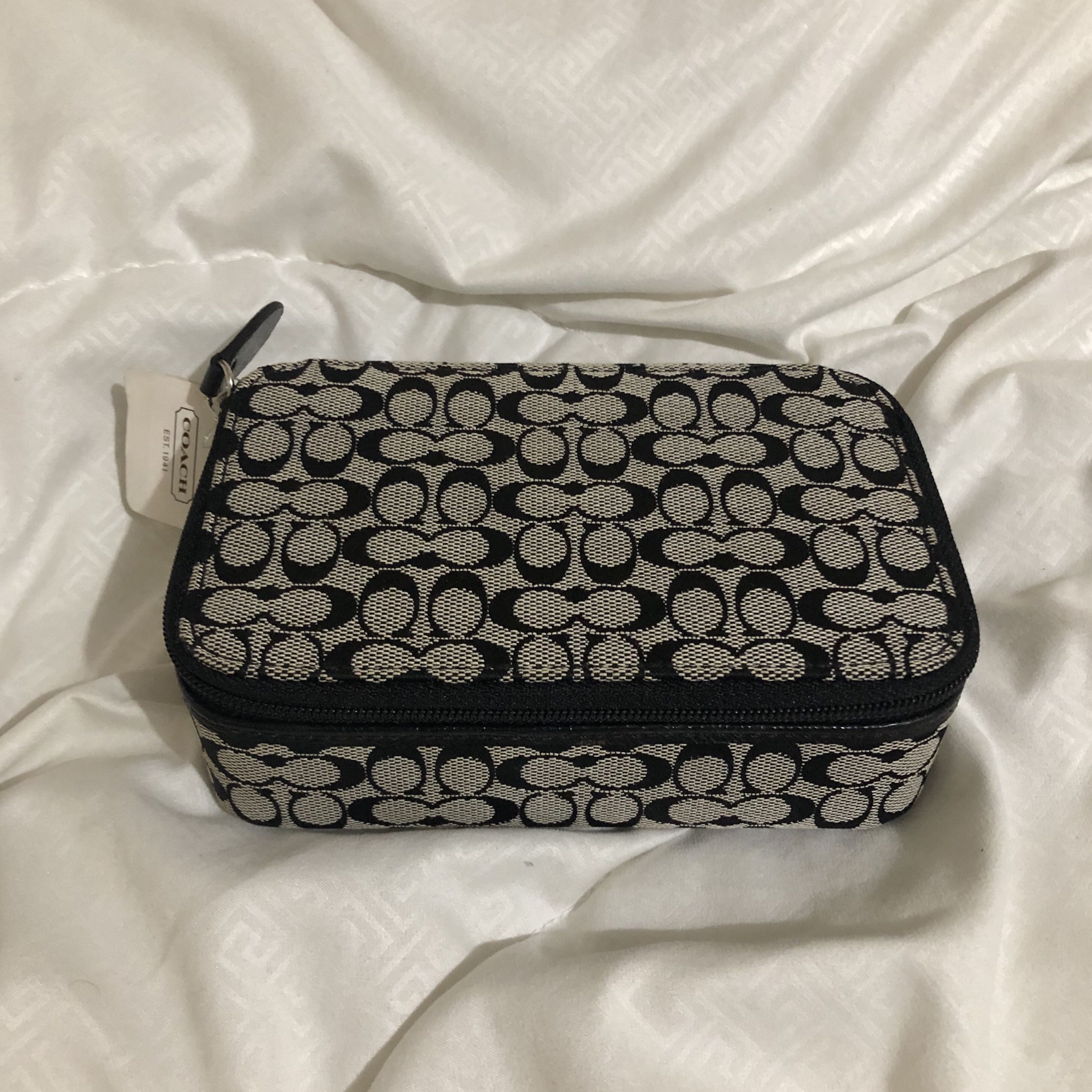 coach makeup bag