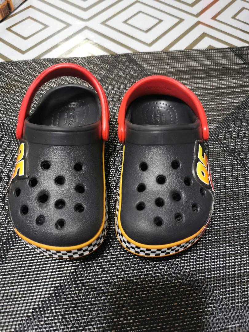 what size shoe does 18 month old wear