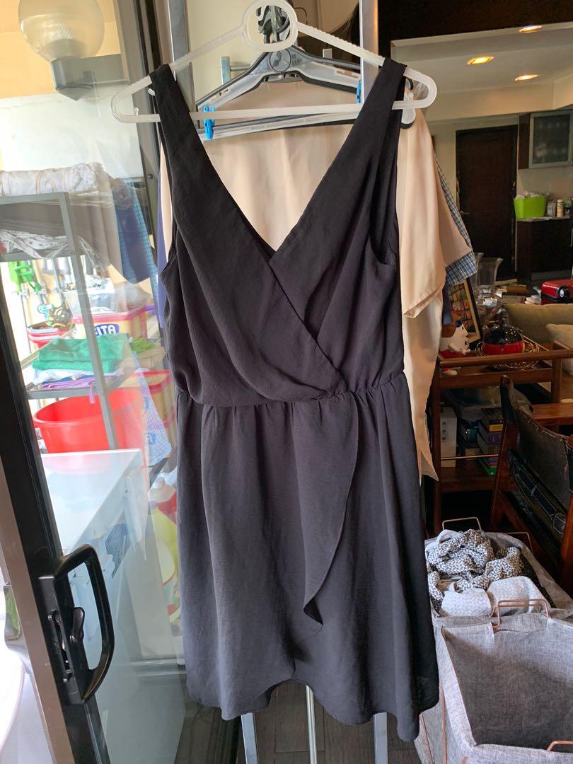 H&M Black Dresses (Category: Dresses) located in Pasig City. Submitted by macmalba (Listing ID 1029150005, Image 2). Description: H&M little black dresses Gently used Refer to photos for sizes Take all for 700.