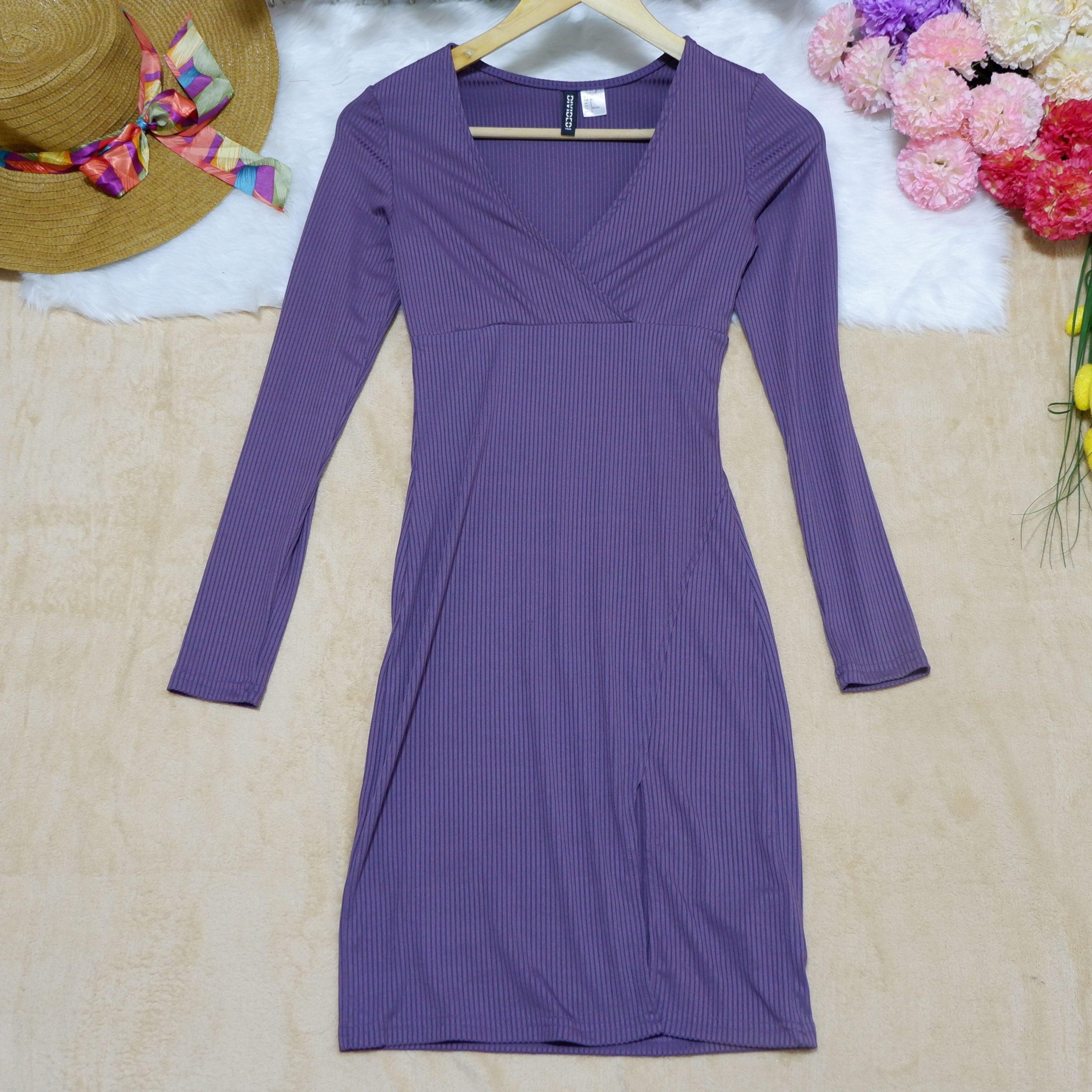 H&M DIVIDED Bodycon Dress (Category: Dresses) located in San Jose del Monte. Submitted by robichan (Listing ID 1029095314, Image 2). Description: H&M Bodycon Dress in vegry good condition 😊 swipe left to see actual purple color.