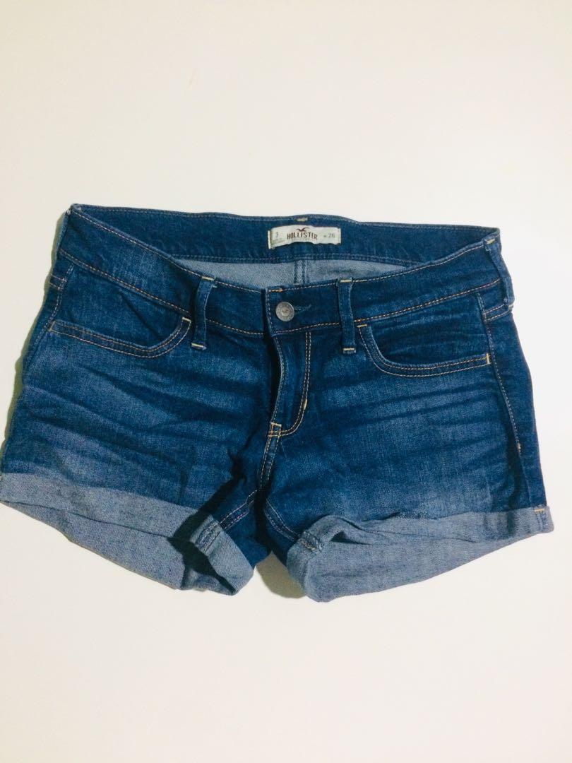 Hollister Short (Category: Jeans) located in Tarlac. Submitted by personal_preloved_declutter (Listing ID 1029165430, Image 1). Description: .