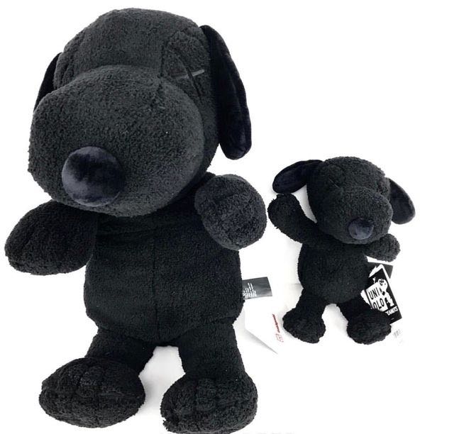 black kaws snoopy