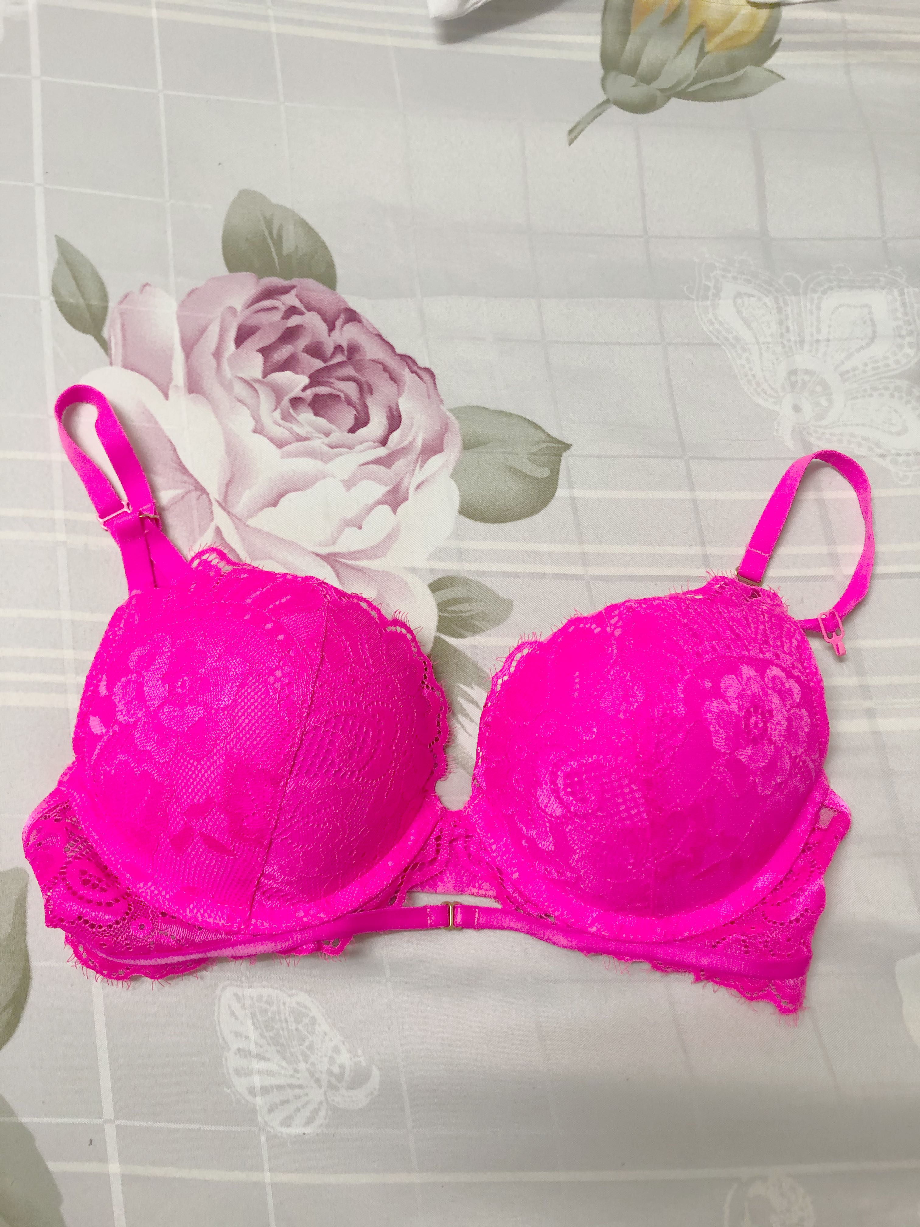 La Senza - TAKE THE PLUNGE: ALL NEW Beyond Sexy V-Wire Collection! The #1  Bra for low-cut sexy styles! Plus ---> Bras Now: Buy 1 Get 1 50% Off 🇨🇦 &  $25