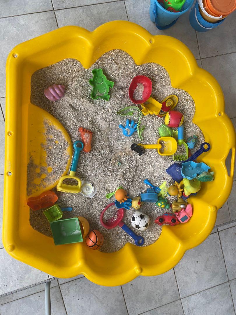 Mini outlet sand pit