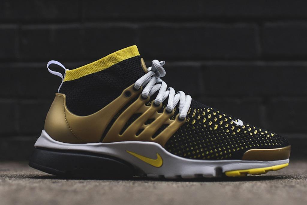 nike portmore slip on