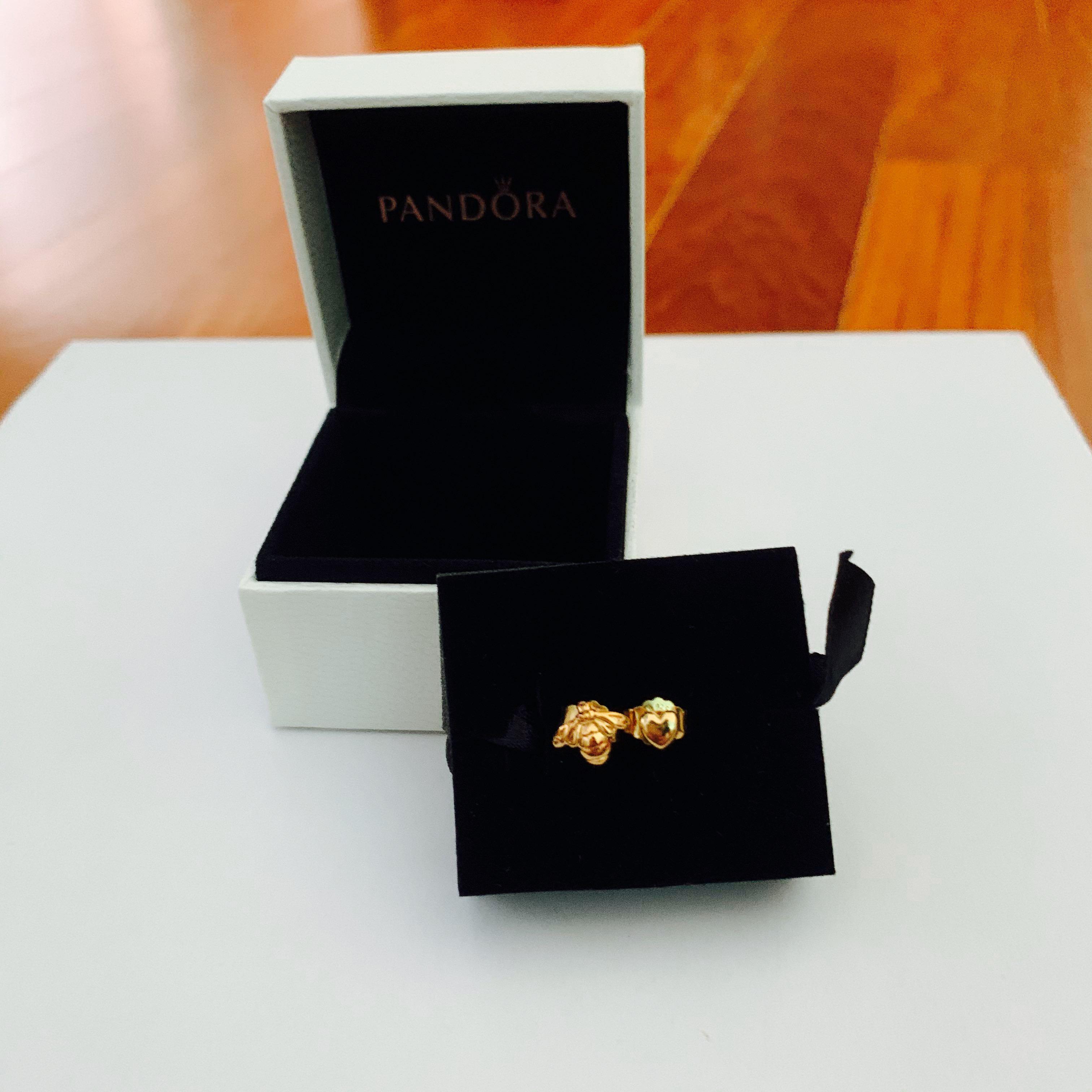 Pandora bee hotsell and heart earrings