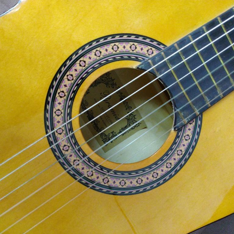 Pyramid classical guitar strings store
