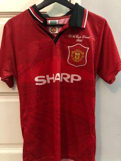 Manchester United Jersey Retro Athletic Sports Clothing Carousell Malaysia