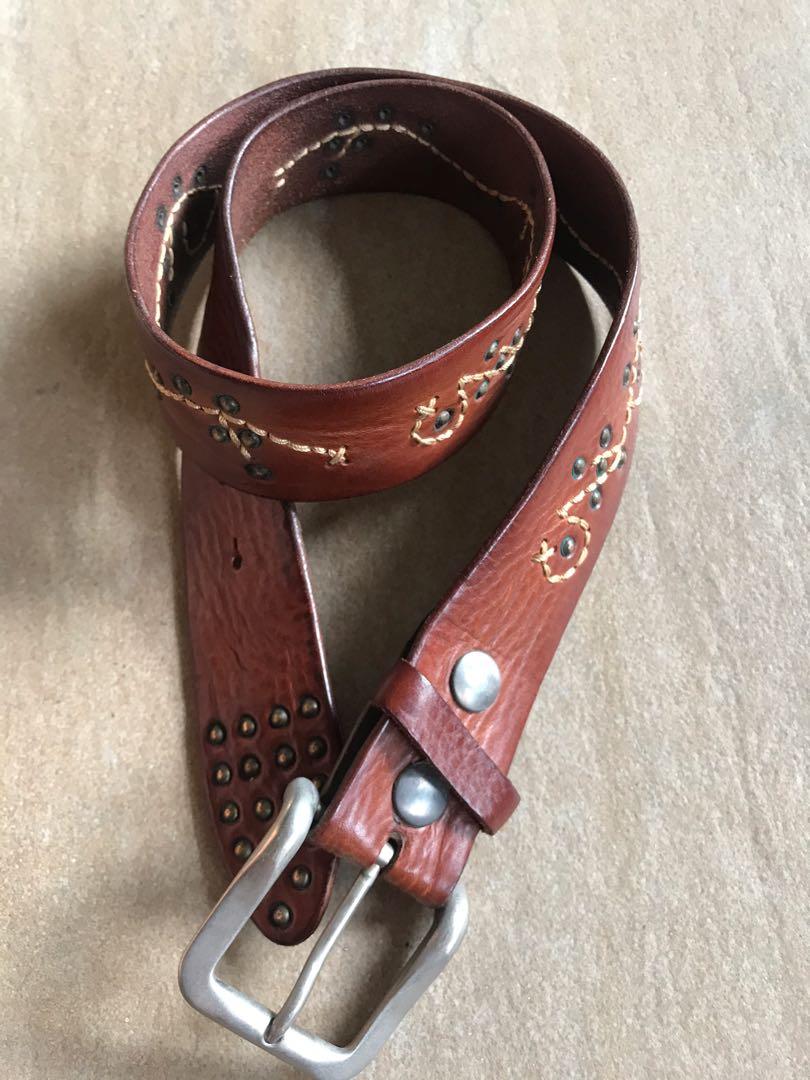 Vintage Leather Belt (Category: Belts) located in Paranaque City. Submitted by kanghaee (Listing ID 1028941242, Image 2). Description: Italian leather belt Has nice embroidery High quality sturdy leather Negotiable Pm me for more info 😊.