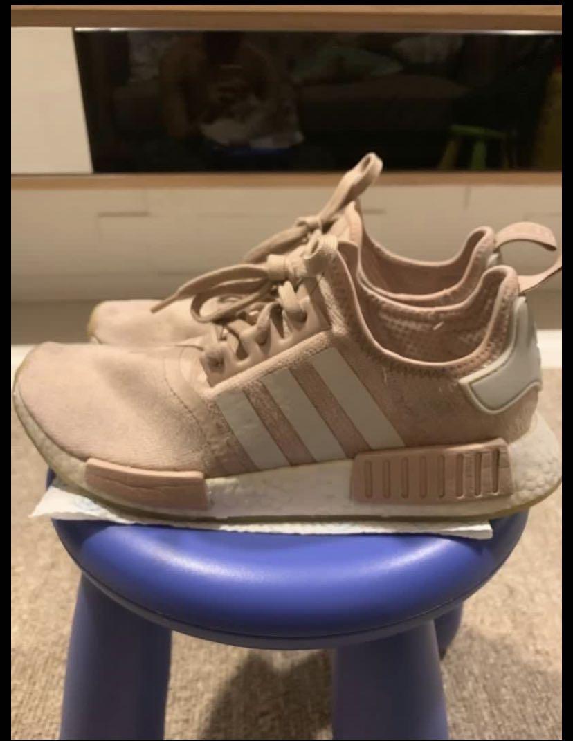 Adidas nmd r1 chalk sale pearl
