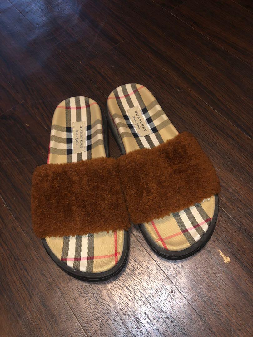 100% real Burberry fur flip flop 毛毛拖鞋size 36, 名牌, 服裝- Carousell