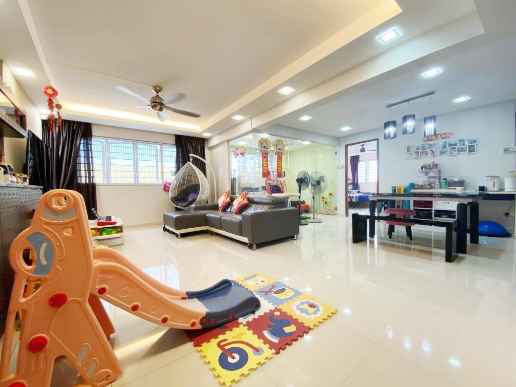 (Category: ) located in . Submitted by realestatepro (Listing ID 1029375304, Image 1). Description: .