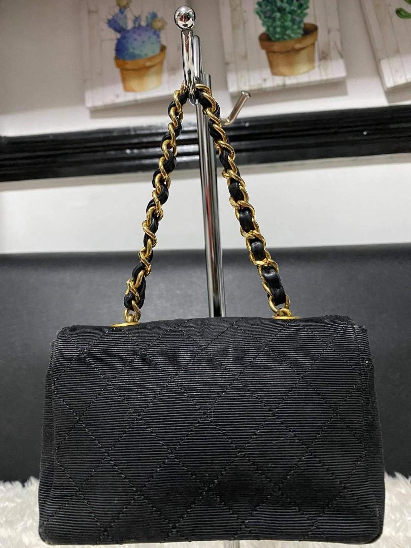 Auth Chanel Mini (Category: Luxury Bags & Wallets) located in Davao. Submitted by gingerdust (Listing ID 1029371948, Image 2). Description: rank ab.