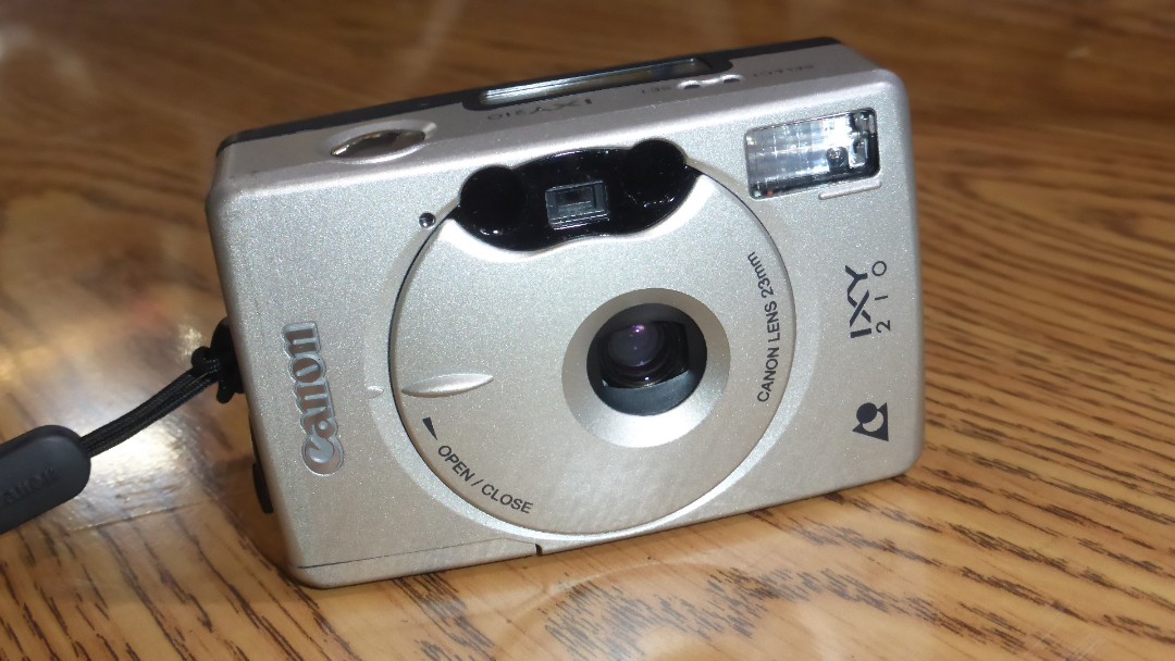 Canon IXY 210 SL - デジタルカメラ