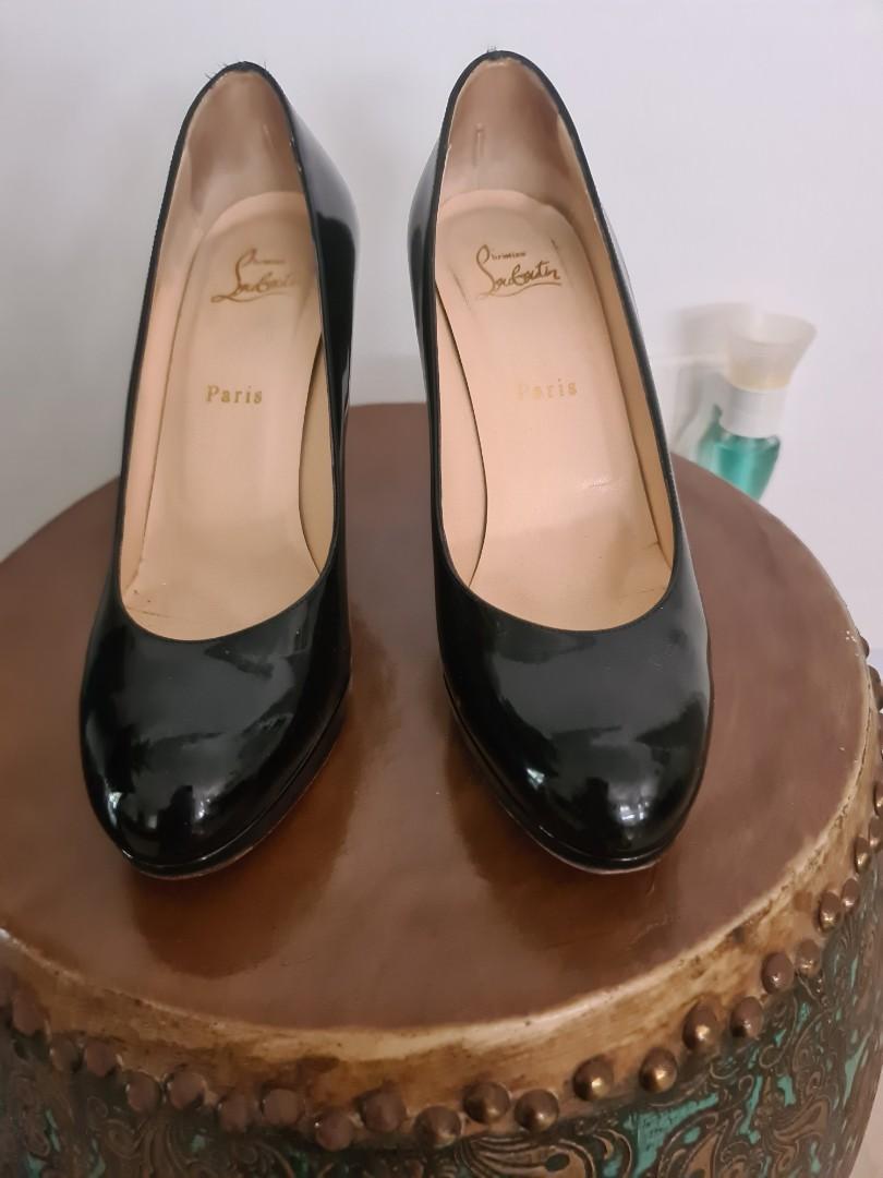 size 39 in louboutin