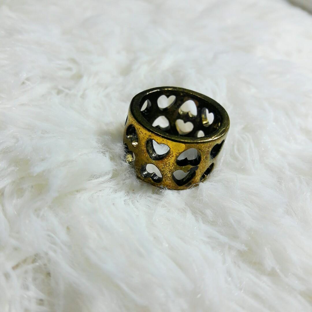 Heart Brass Fashion Ring (Category: Rings) located in Paranaque City. Submitted by shopnsaveph (Listing ID 1029215387, Image 2). Description: 👑Hello girl boss! Welcome to our shop. 👑 💍@yeppeusolifestyle ✔ Preloved ✔ Rustic design ✔Unique design (wala sa DIVI) ✔Affordable 50 pesos only Mode of payment: CASH ON DELIVERY VIA SHOPEE Courier: JNT shipping Happy Shopping! ~Luke 1:35 For nothing is impossible with God ~.