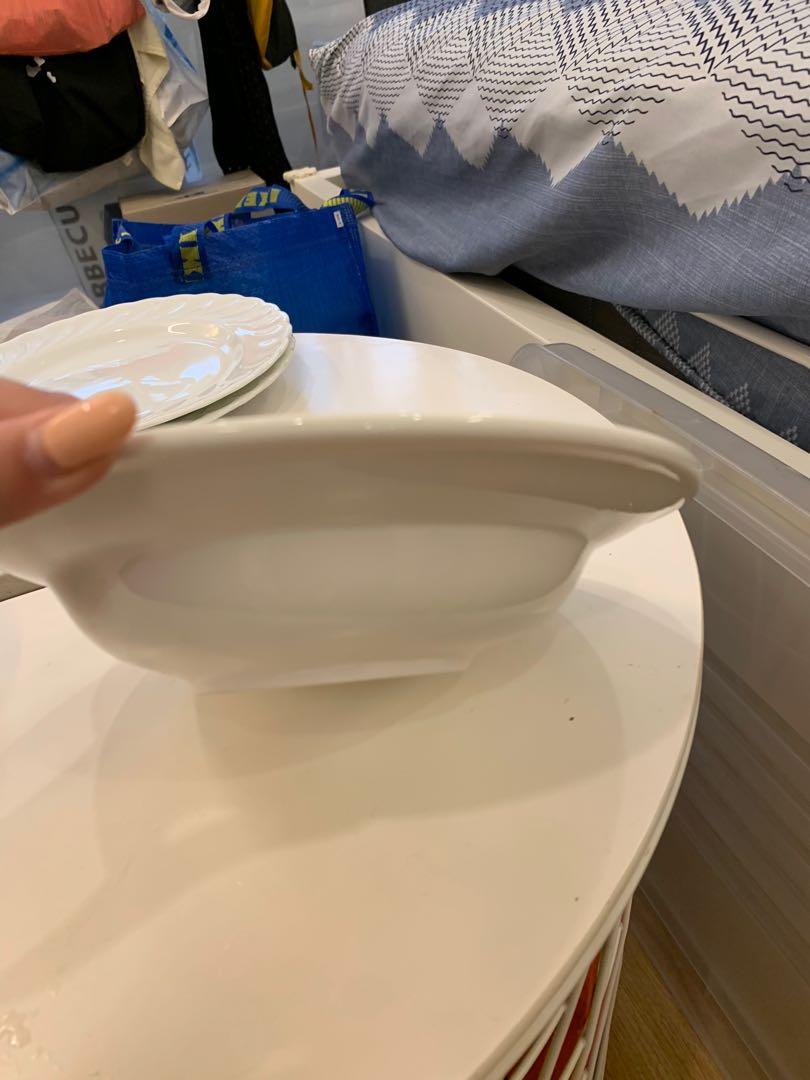 IKEA WHITE CERAMIC PLATES, 傢俬＆家居, 廚具和餐具, 餐具和餐具 Carousell
