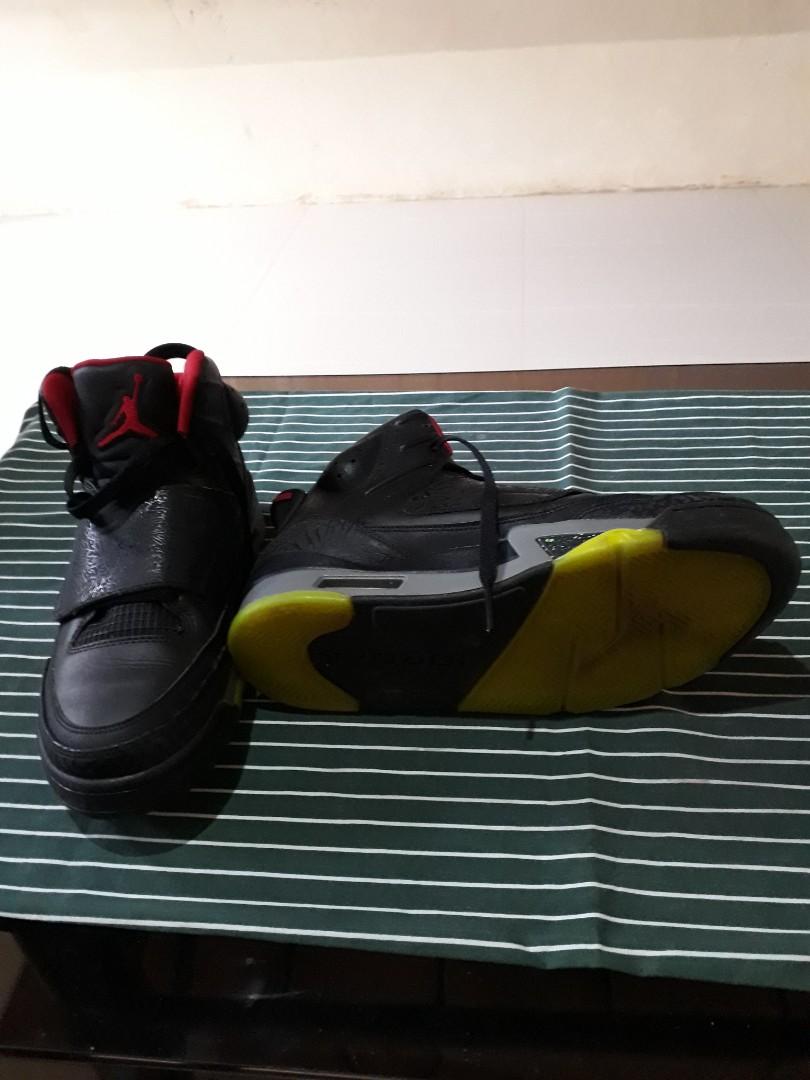Jordan Son of Mars (Category: Activewear) located in Lipa City. Submitted by khimson (Listing ID 1029200086, Image 2). Description: Jordan Son of Mars Size 9US Used twiced Contact# 0975 389 7804.