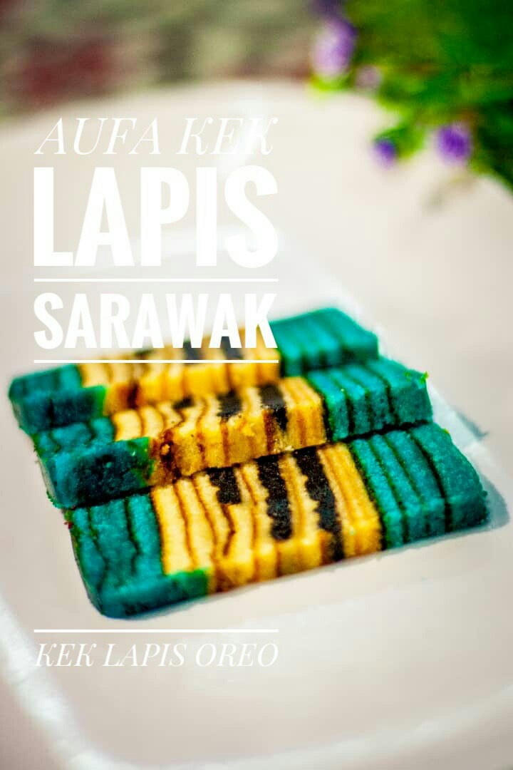 Kek Lapis Sarawak Food Drinks Baked Goods On Carousell